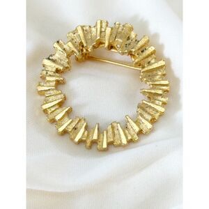 Gold Tone Textured Wreath Brooch Circle Pin MCM